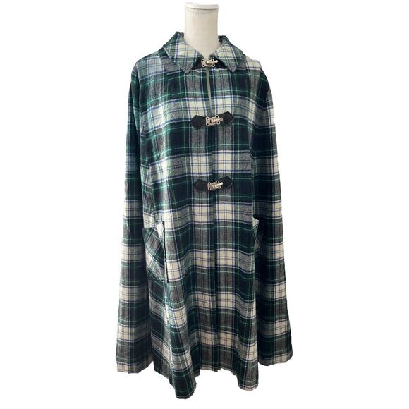 Vintage Amana Fine Woolens Tartan Long Cape Womens Metal Clasp Size Large